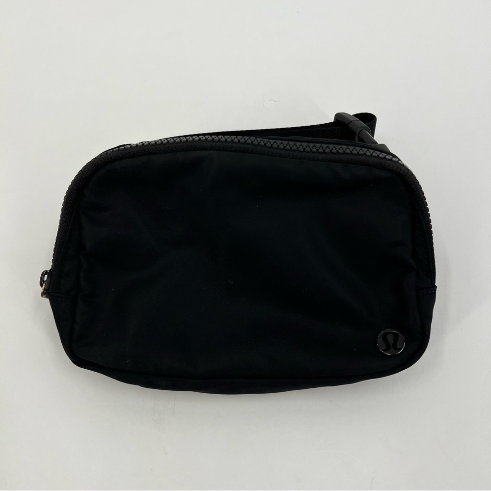 Lululemon RARE OG Everywhere Black Belt Bag Original Version - Picture 11 of 12